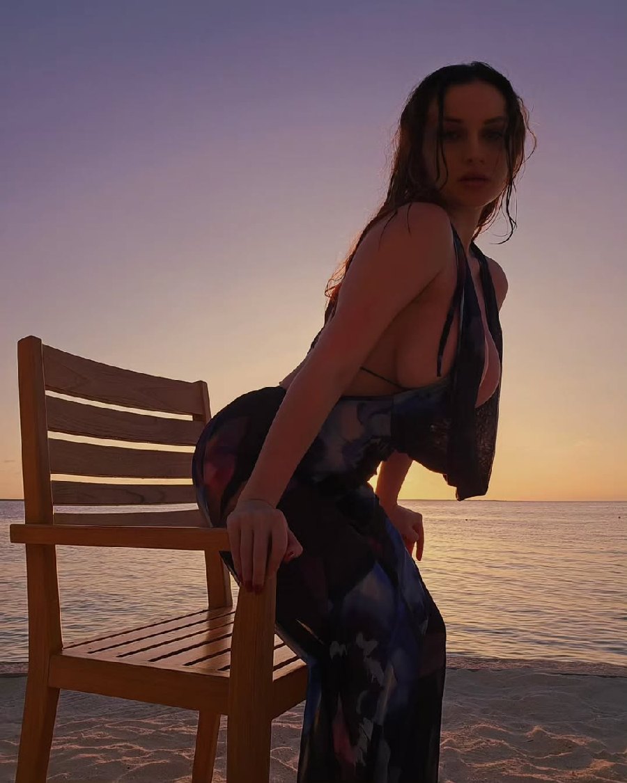 Sexy girl Miranda Faith nude in Male