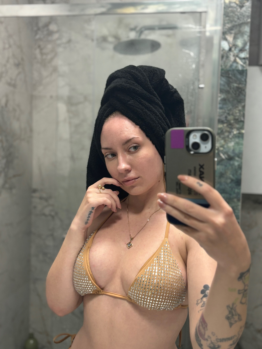 Nude girl KateV in Male