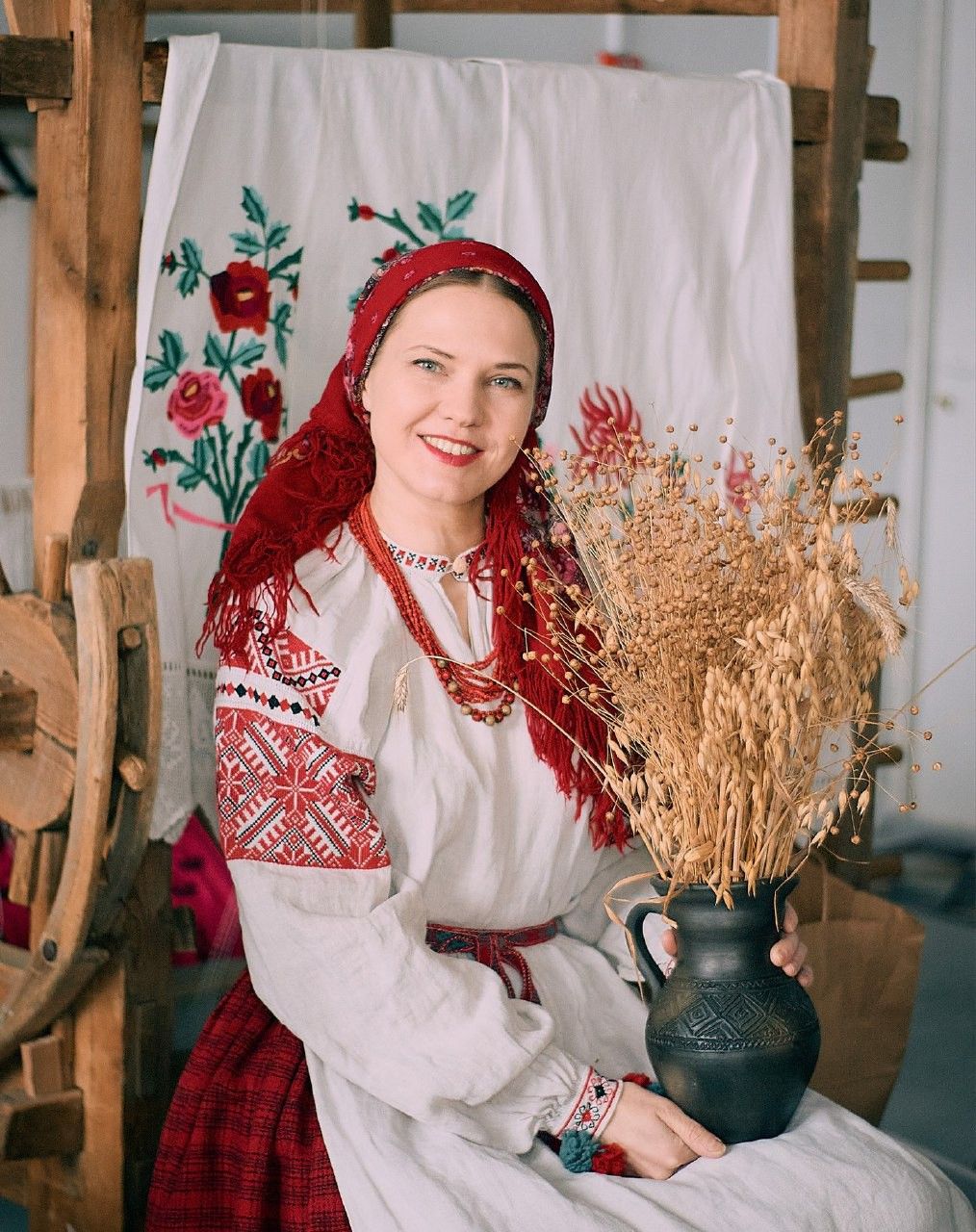 Women in Slavic costumes in Male