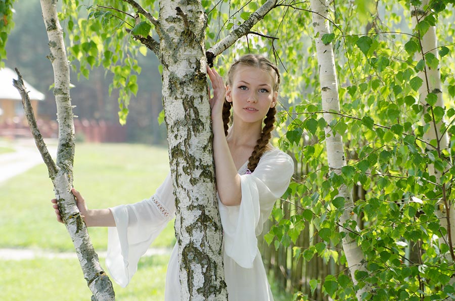 Women in Slavic costumes in Male