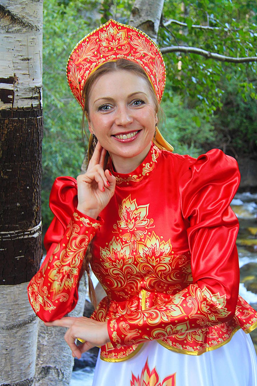 Women in Slavic costumes in Male